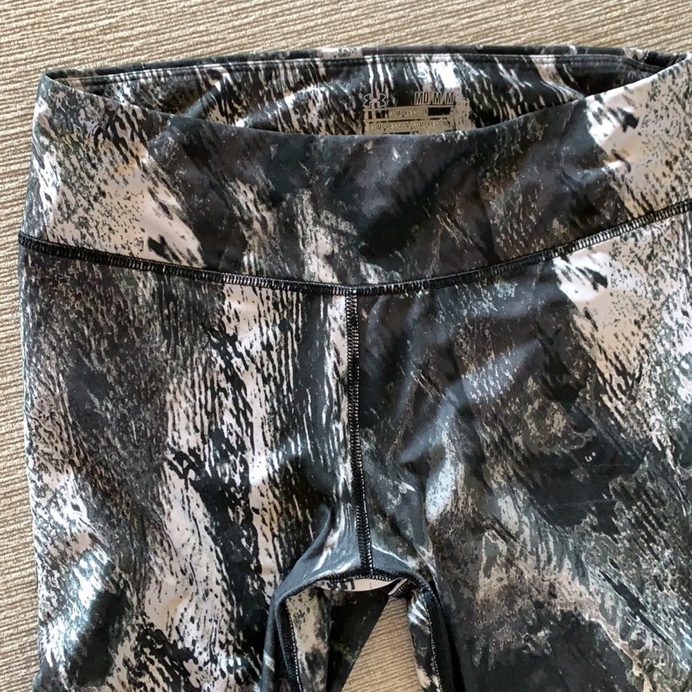 Under Armor Compression Leggings Size M! - image 4